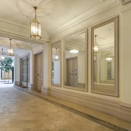 Comfy 1br Montaigne Champs-elysees Paris